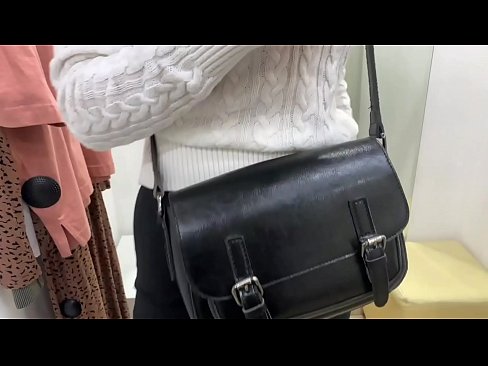 ❤️ Almenn sjálfsfróun ungrar tíkar FeralBerry með dildó í mátunarklefa ☑ Klám fb á is.xxxner.ru
